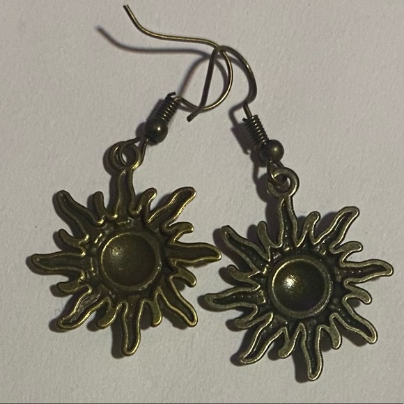 🦋3/$30🦋 Handmade Boho Celestial Dangling Sunshine Earrings in Antique Bronze - Picture 5 of 8
